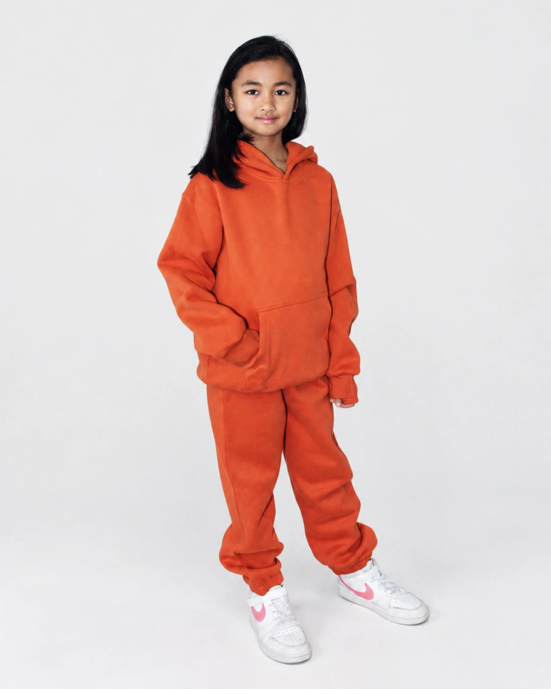 Soothe kids sweatpants in Caramel - Full outfit view