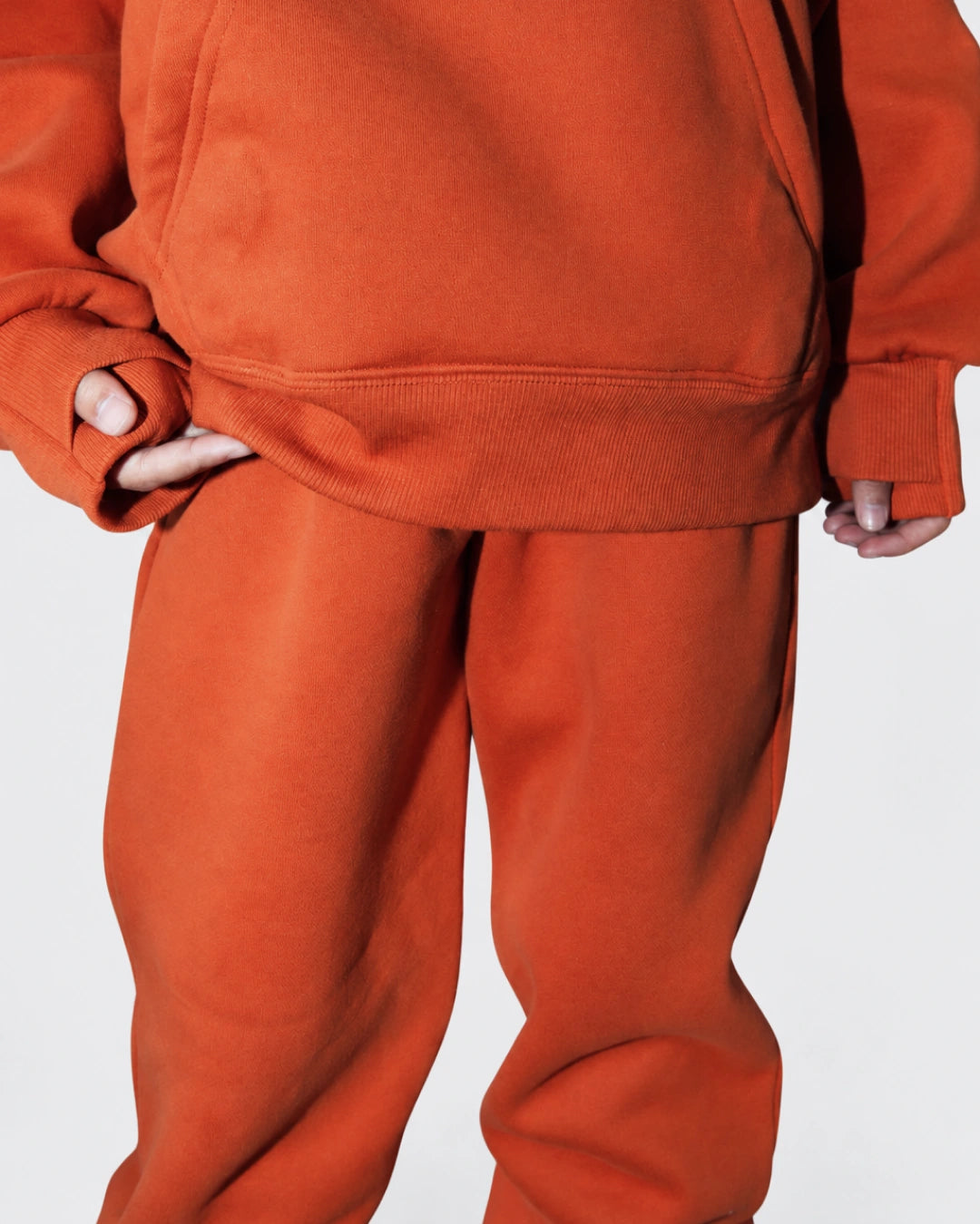 Soothe kids sweatpants in Caramel - Waist and pocket detail