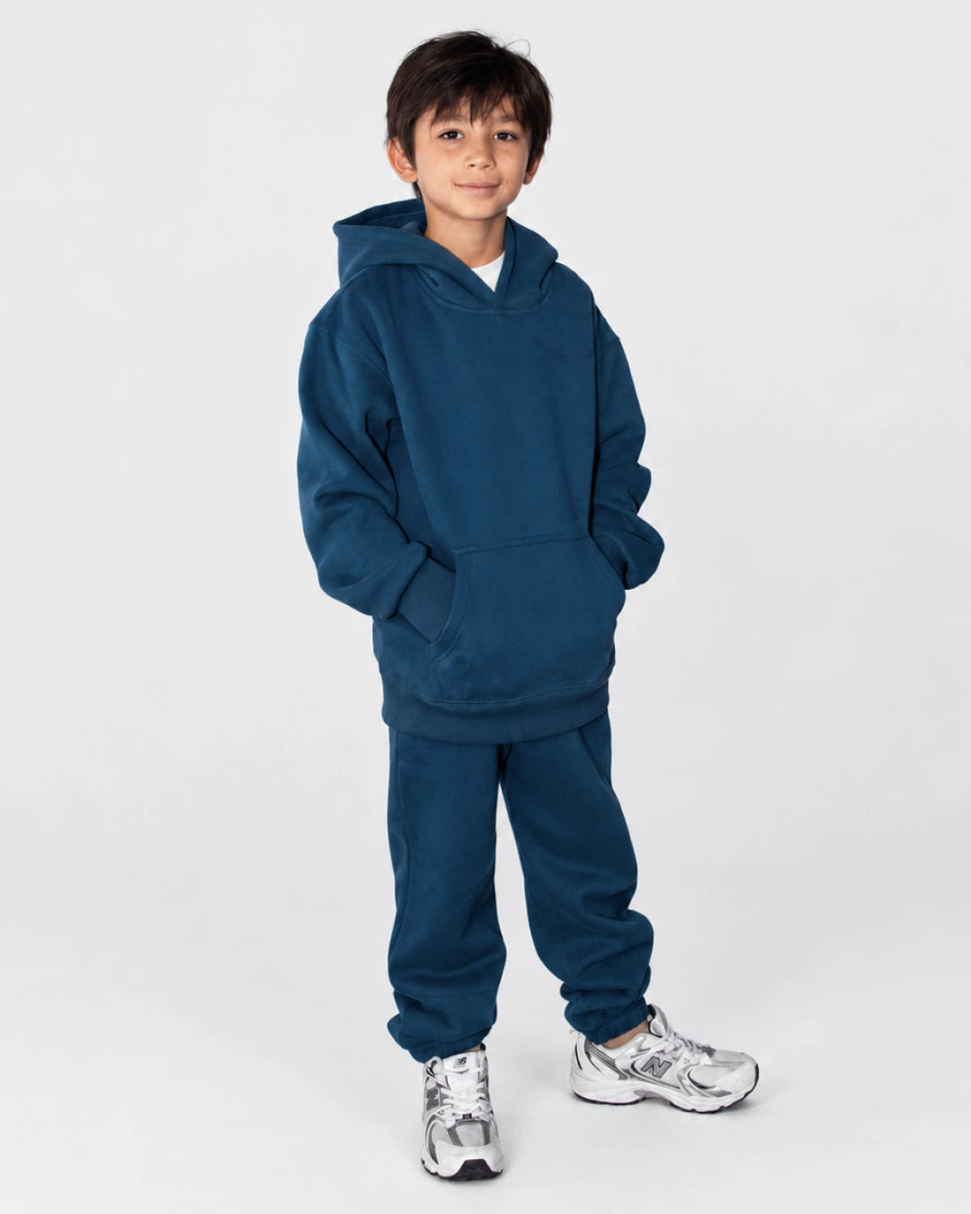 Soothe kids sweatpants in Denim Blue - Full outfit view