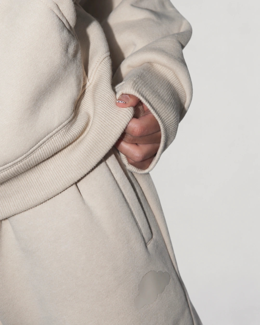Soothe kids sweatpants in Pearl - Waist and pocket detail