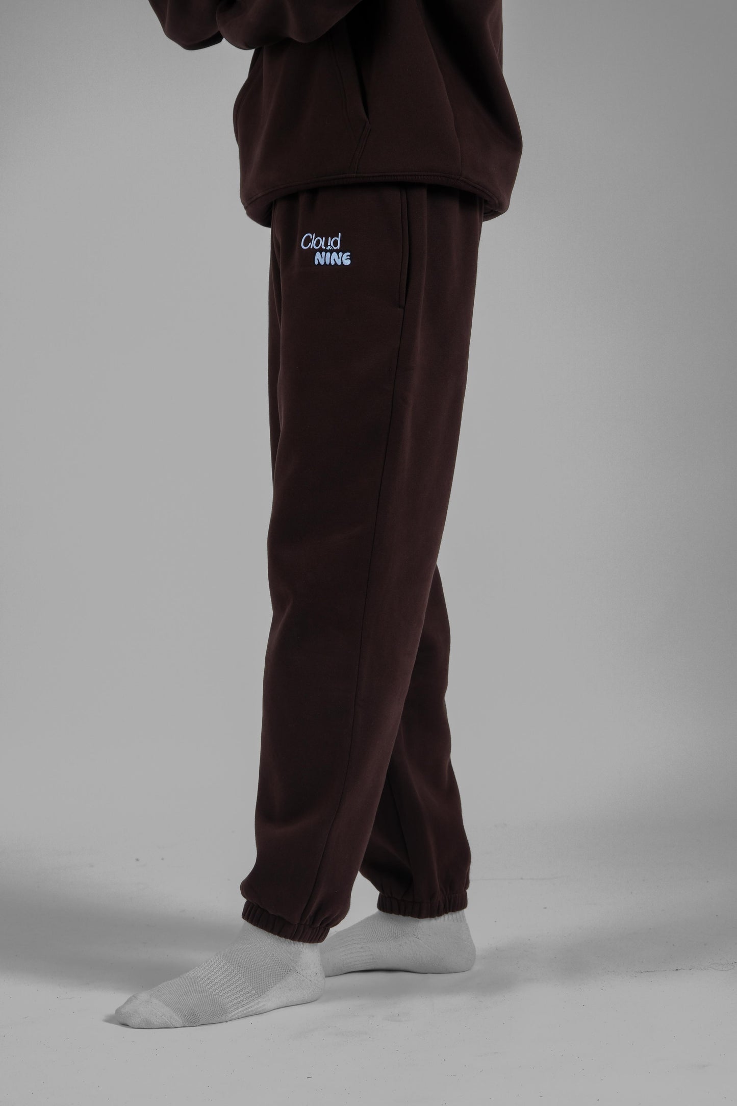 sweatpants brown​